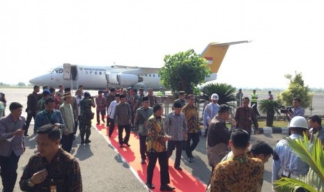 Wakil Presiden Republik Indonesia Jusuf Kalla beserta rombongan tiba di Bandara Raden Inten Lampung untuk meresmikan pembukaan Rapat Kerja Nasional (Rakernas) Tarbiyah– Persatuan Tarbiyah Islamiyah (Perti). Sabtu (28/7). 