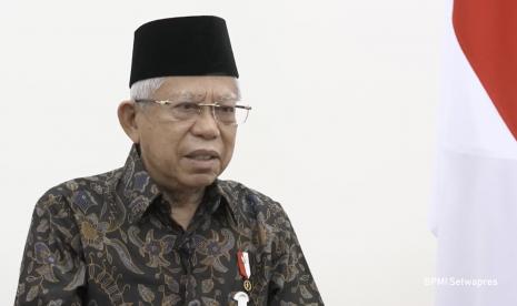 Wakil Presiden Maruf Amin pagi ini meninjau langsung progres penanganan dampak gempa Cianjur, Rabu, (04/01/2023). Maruf akan menyerahkan sejumlah bantuan bantuan Baznas untuk perbaikan fasilitas pondok pesantren yang terdampak gempa berkekuatan 5,8 magnitudo tersebut.