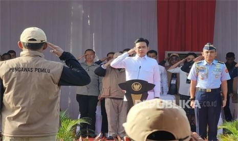 Wakil Presiden RI Gibran Rakabuming Raka memimpin Apel Siaga Masa Tenang, Pemungutan, dan Penghitungan Pilkada 2024 di Monas, Jakarta Pusat, Rabu (20/11/2024).