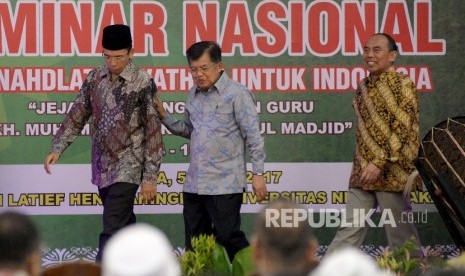  Wakil Presiden RI Jusuf Kalla bersama Gubernur NTB Muhammad Zainul Majdi dan Rektor UNJ Djaali membuka Seminar Nasional Dari Nahdlatul Wathan Untuk Indonesia 