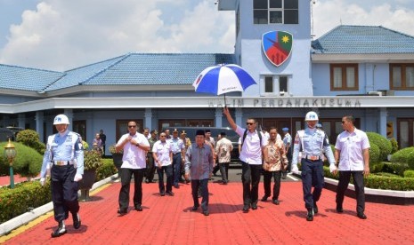 Wakil Presiden RI Jusuf Kalla bertolak ke Surabaya untuk menghadiri silaturahim para kiai muda di Surabaya, Jawa Timur, Sabtu (23/2).