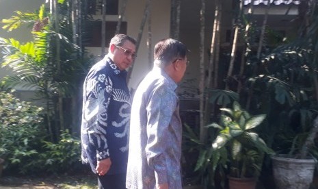 Wakil Presiden RI Jusuf Kalla mengunjungi Presiden keenam RI Susilo Bambang Yudhoyono (SBY) di kediaman pribadinya di Cikeas, Bogor, Rabu (26/6).