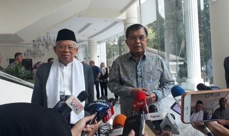 Wakil Presiden terpilih KH Ma'ruf Amin usai menemui Wakil Presiden Jusuf Kalla di Kantor Wakil Presiden, Jakarta, Kamis (4/7).