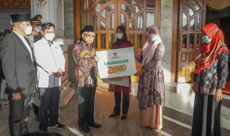 Wakil Presiden (Wapres) RI KH Maruf Amin meluncurkan 50 unit program Zmart Badan Amil Zakat Nasional (Baznas) senilai Rp 465 juta di Provinsi Bengkulu sebagai wujud pemberdayaan ekonomi masyarakat.