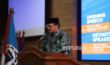 Wakil Rektor I Unisba Prof A Harits Numan