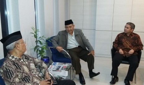 Wakil Sekretaris Baznas M Fuad Nasar (kanan).