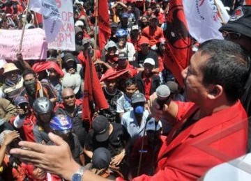 Wakil Walikota Surabaya Bambang Dwi Hartono yang ikut demo tolak kenaikan BBM