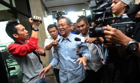 Wali Kota Bandung Dada Rosada memenuhi panggilan KPK di Gedung KPK, Jakarta