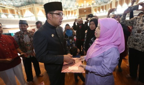 Wali Kota Bandung H Ridwan Kamil meluncurkan program Kredit Mesjid Sejahtera (Mesra) pada Agustus 2017.