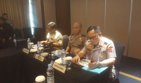 Wali Kota Bandung, Oded M Danial, Kapolrestabes Bandung, Kombes Pol Ulung Sampurna Jaya bersama Kepala Satgas Anti Mafia Bola, Brigjen Pol Hendro Pandowo melakukan rapat pembahasan terkait penggunaan stadion GBLA digunakan saat liga  I 2020, Jumat (21/2).