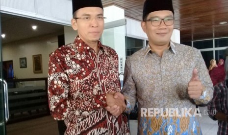 Wali Kota Bandung Ridwan Kamil bersilaturahmi dengan Gubernur NTB TGH Muhammad Zainul Majdi di kantor Gubernur NTB, Jalan Pejanggik, Mataram, NTB, Kamis (13/7).