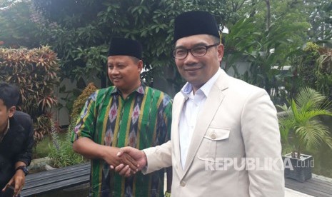 Wali Kota Bandung Ridwan Kamil, menggelar pertemuan terkait Pilgub Jabar dengan kader PPP Uu Ruzhanul Ulum, di Pendopo Kota Bandung, Selasa (5/9).