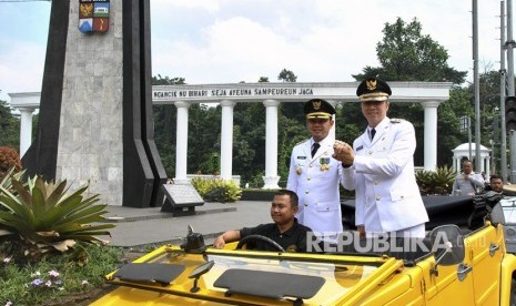  Dedie A. Rachim (kanan) bersama Bima Arya Sugiarto.