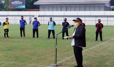 Wali Kota Depok Mohammad Idris di Stadion Merpati, Depok.