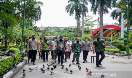 Wali Kota Medan, Bobby Nasution meninjau Lapangan Merdeka Medan