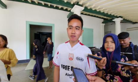 Wali Kota Solo Gibran Rakabuming. Gibran Rakabuming menyebut Erick Thohir sebagai ketua umum (Ketum) PSSI tahun 2023-2027 mempunyai banyak pekerjaan rumah (PR) yang perlu diselesaikan. 