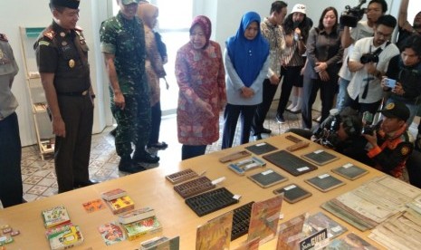 Wali Kota Surabaya Tri Rismaharini meresmikan Museum Pendidikan Surabaya yang ada di Jalan Gentengkali nomor 10, Genteng, Surabaya, Senin (25/11).