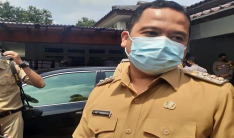 Wali Kota Tangerang Arief Wismansyah. Pemerintah Kota Tangerang tidak melarang masyarakat untuk melakukan kegiatan mudik pada momen lebaran 2021. Wali Kota Tangerang Arief Wismansyah mengharapkan, semua warga Kota Tangerang bisa divaksin sebelum melakukan mudik untuk mengantisipasi tingginya penyebaran Covid-19 pada momen tersebut.