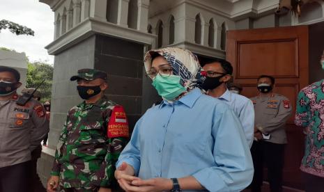 Wali Kota Tangerang Selatan Airin Rachmi Diany mengatakan akan segera melakukan simulasi pembelajaran tatap muka di wilayahnya, menyongsong wacana Pemerintah Pusat membuka PTM pada Juli 2021.