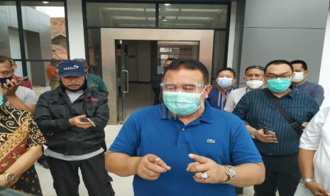 Wali Kota Tasikmalaya, Budi Budiman, saat diwawancara di RSUD dr Soekardjo, Jumat (11/9). 