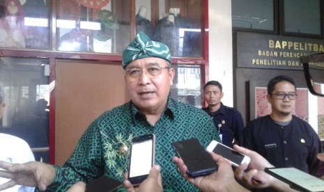 Wali Kota Tasikmalaya Budi Budiman saat diwawancarai wartawan, Kamis (19/9).