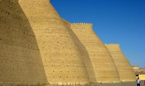 Walls of the Ark atau Dinding Bahtera di Bukhara.