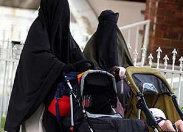 Wanita mengenakan burka di Prancis