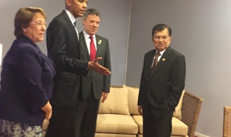 wapres jusuf kalla bertemu Presiden Amerika Serikat, Barack Obama di APEC Business Advisory Council (ABAC) di Manila, Filipina 