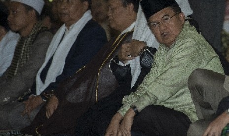 Wapres Jusuf Kalla (kanan).