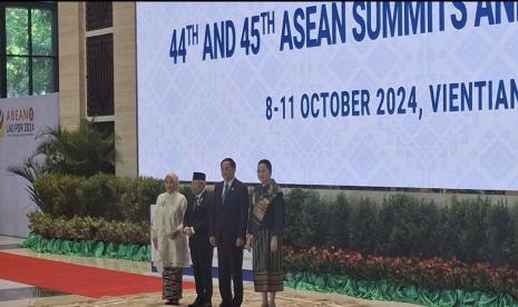 Wapres Maruf Amin dan Ibu Wury Maruf Amin menghadiri KTT ASEAN 2024 dan disambut oleh PM Laos Sonexay Siphandone dan istri.