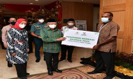 Wapres mengapresiasi kegiatan Desember Berbagi yang diselenggarakan Baznas Papua.