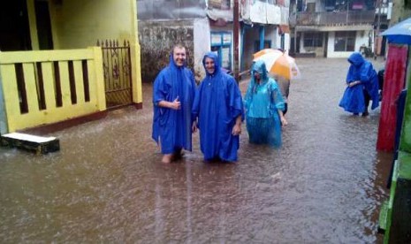 Warga asing yang tinggal di Tebet, Jaksel kebanjiiran