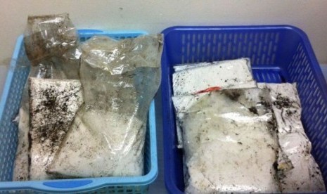 Warga Australia, Nathan Jones, membawa 3,5 kg heroin di bagasinya.