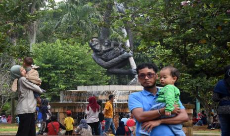 Warga berwisata di Taman Margasatwa Ragunan, Jakarta (ilustrasi).