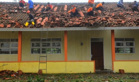 Bangunan sekolah rusak (ilustrasi) 