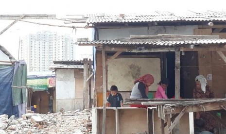 Warga korban penggusuran di Kampung Akuarium, Penjaringan, Jakarta Utara.