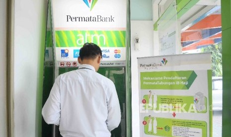 ATM Permata Bank (ilustrasi). Permata Bank menggunakan teknologi blockchain pada layanan trade finance.