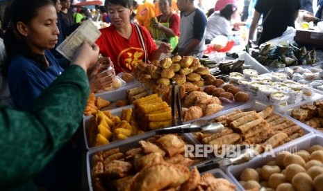 aneka macam takjil (ilustrasi)