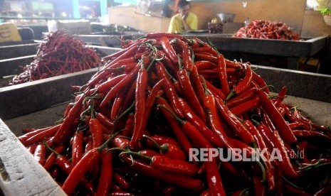  Tingginya harga cabai, membuat cabai yang diduga hasil impor masuk ke pasar Tanah Air.