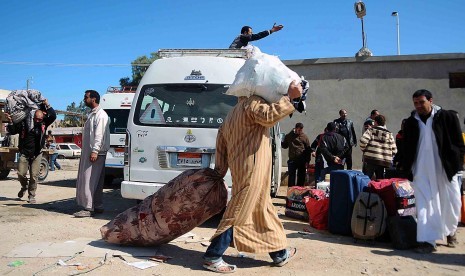 Warga memilih meninggalkan Derna, Libya, setelah konflik menerpa wilayah tersebut. PBB mengutuk pemotongan pasokan air ke ibu kota Tripoli selama sepekan terakhir. (ilustrasi) 