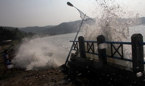 Pantai Sine, Tulungagung, Jawa Timur.