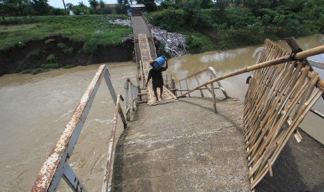 Jembatan ambruk (ilustrasi)