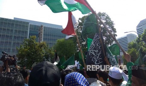 Warga NU yang hadir dalam aksi bela Palestina di Kedutaan Besar Amerika Serikat, Jakarta Pusat. 