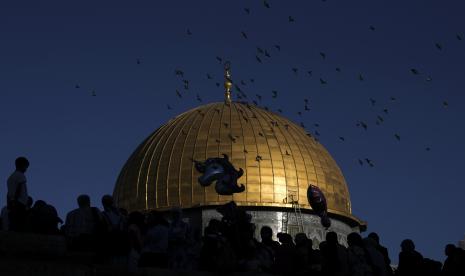 Polisi Israel Serang Warga Palestina di Halaman Masjid Al Aqsa