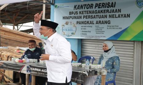 Warga Pangkalarang, Kecamatan Pangkal Balam, Kota Pangkalpinang diharapkan menjadi peserta BPJS ketenagakerjaan. Kepesertaan BPJS ketenagakerjaan akan memberikan jaminan kecelakaan kerja warga Pangkalarang yang sebagian besar bermata pencaharian sebagai nelayan.