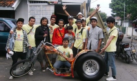 Warga SIL-BC gowes di Kota Bandung.