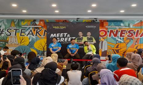 Waroeng Steak & Shake mengadakan Meet and Greet bersama Hendra Setiawan dan Mohammad Ahsan.