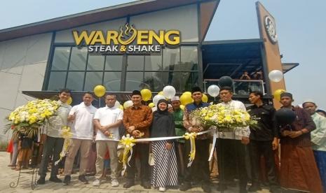 Waroeng Steak & Shake 100 persen menggunakan sumber daya lokal. 