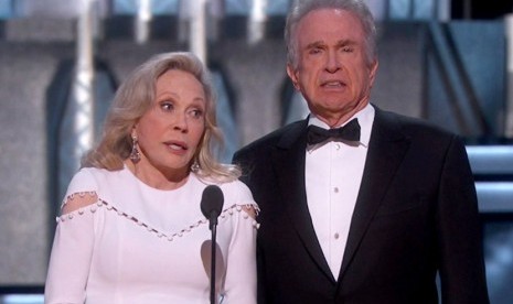 Warren Beatty dan Faye Dunawa.