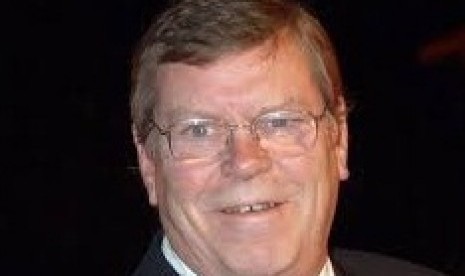  Warren Clarke